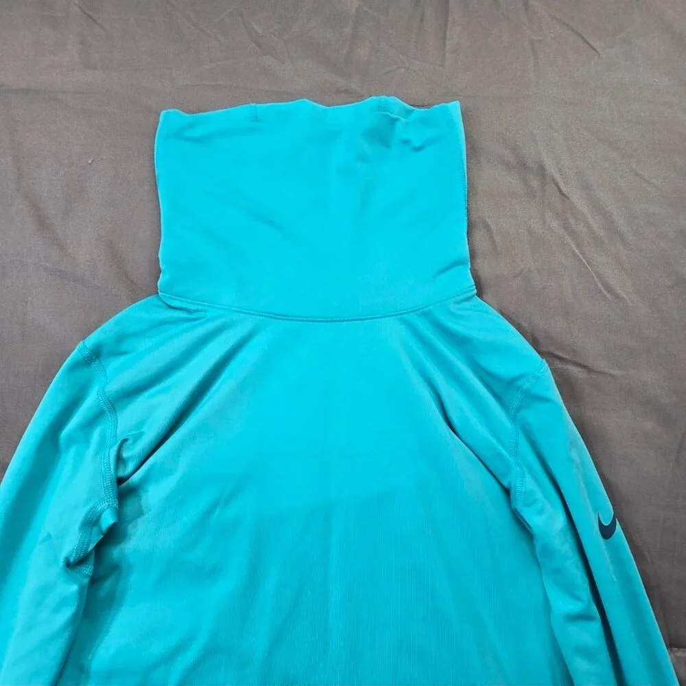 Nike PRO Women's Size M Hyperwarm High Neck Teal Training Top